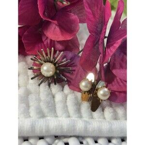 Vintage Gold Tone Starburst Brooch & Coro Clip Earrings